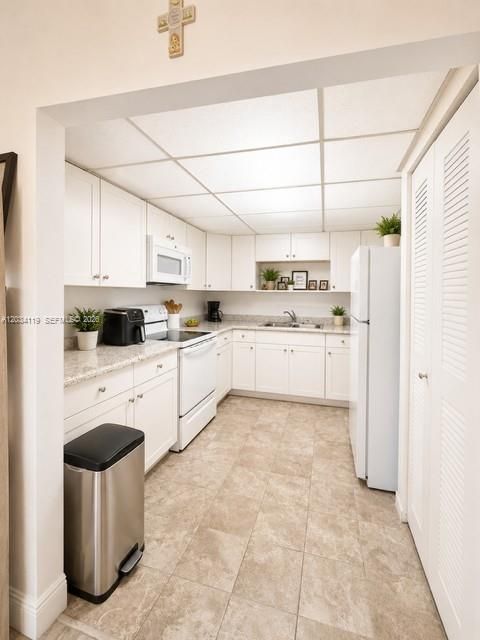 For Sale: $224,900 (2 beds, 2 baths, 1000 Square Feet)