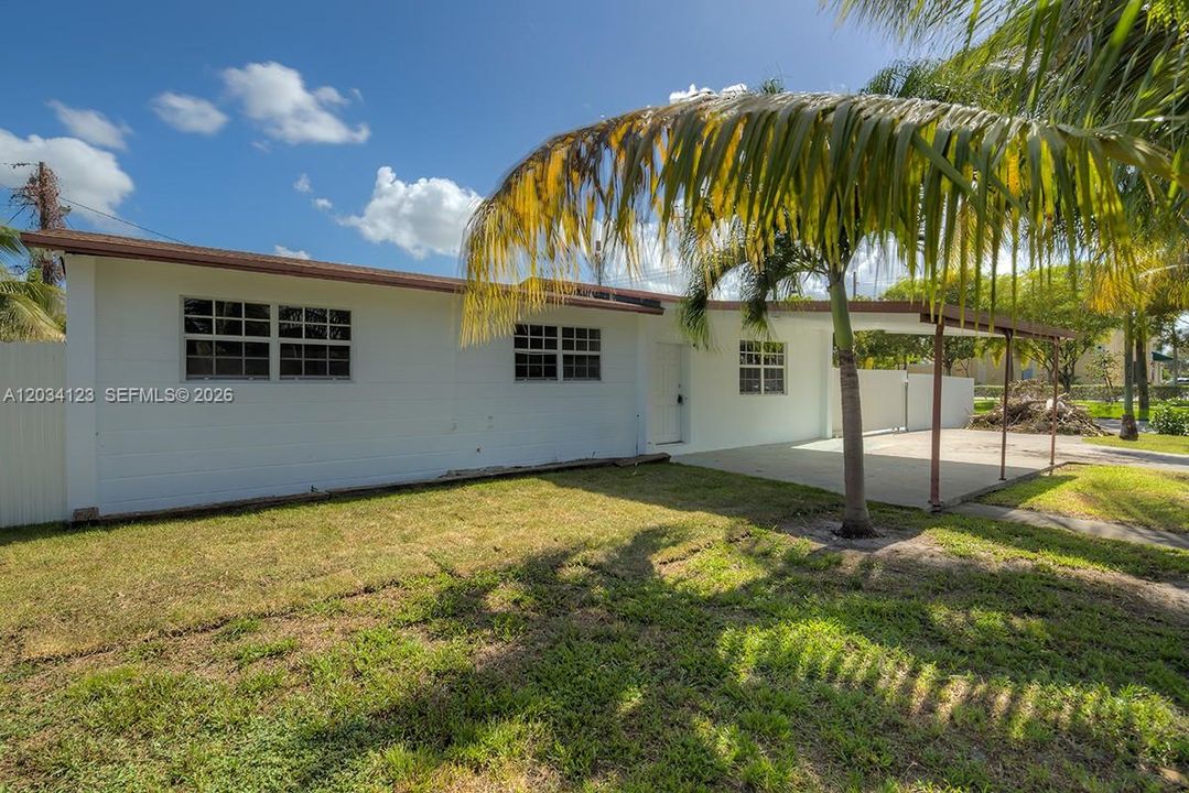 For Rent: $4,300 (4 beds, 2 baths, 1491 Square Feet)