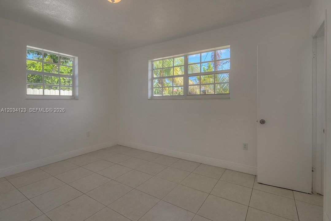 For Rent: $4,300 (4 beds, 2 baths, 1491 Square Feet)