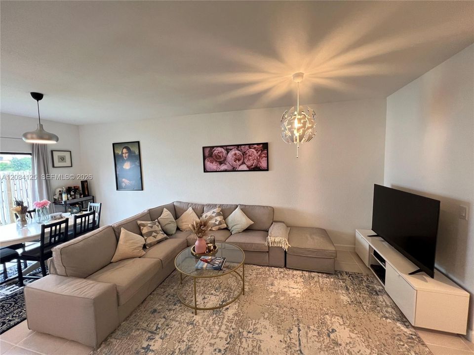 For Rent: $3,630 (3 beds, 2 baths, 1378 Square Feet)