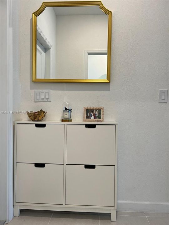 For Rent: $3,630 (3 beds, 2 baths, 1378 Square Feet)