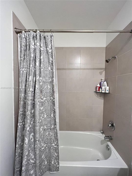For Rent: $3,630 (3 beds, 2 baths, 1378 Square Feet)