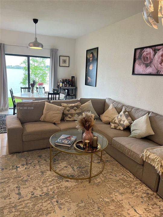 For Rent: $3,630 (3 beds, 2 baths, 1378 Square Feet)