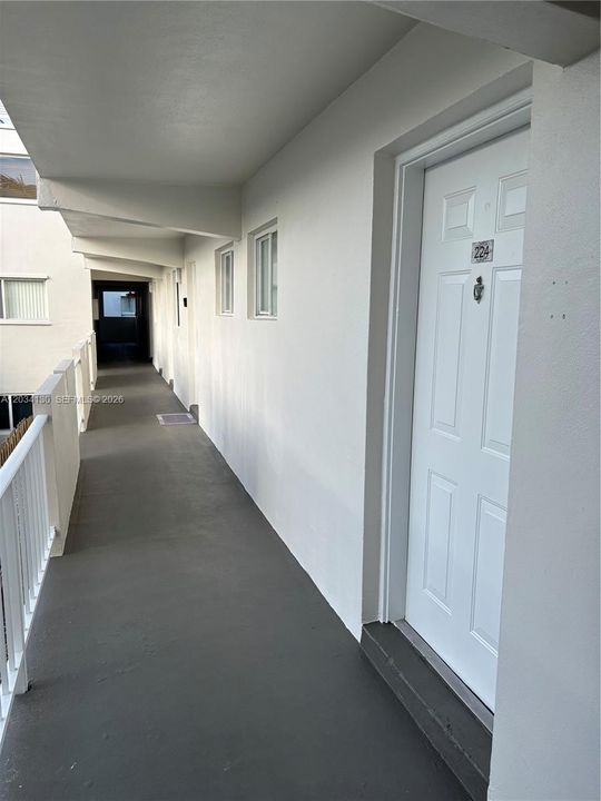 For Rent: $1,850 (1 beds, 1 baths, 648 Square Feet)