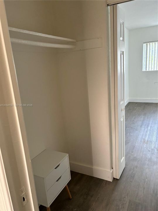 For Rent: $1,850 (1 beds, 1 baths, 648 Square Feet)