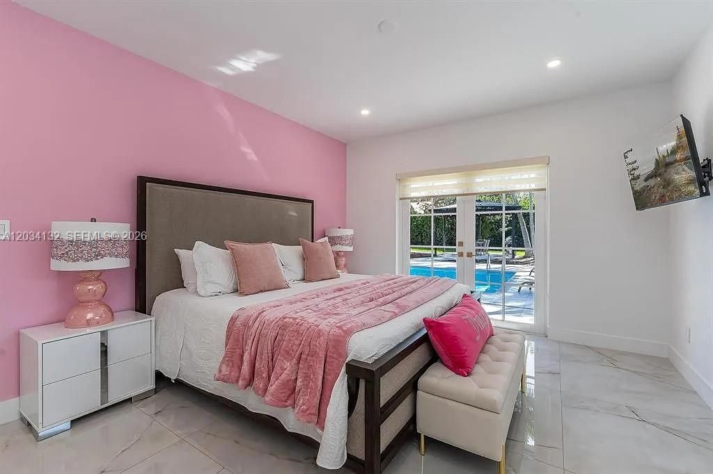 For Sale: $2,599,000 (5 beds, 4 baths, 4614 Square Feet)