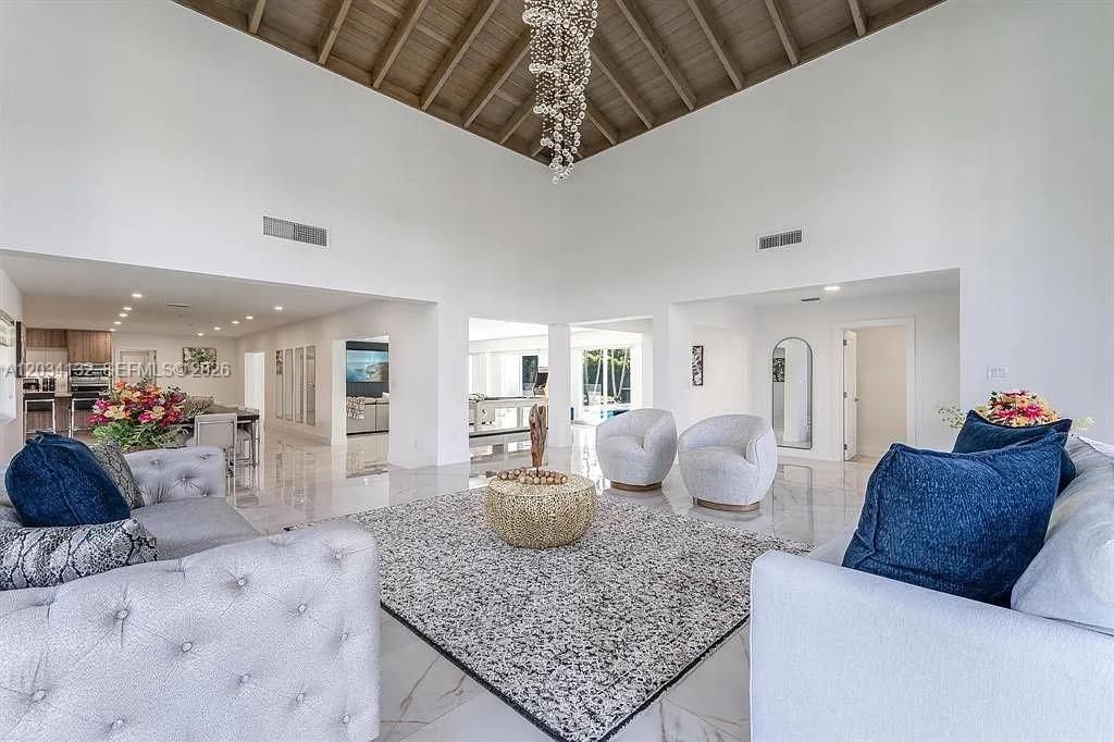 For Sale: $2,599,000 (5 beds, 4 baths, 4614 Square Feet)