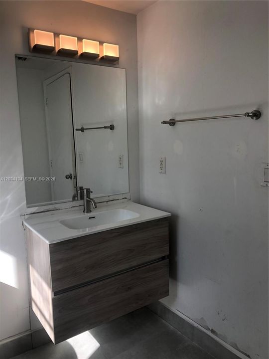 В аренду: $2,300 (1 спален, 1 ванн, 659 Квадратных фут)