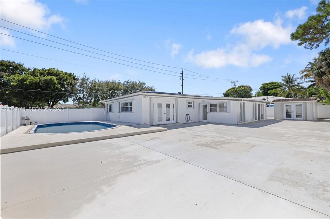 For Rent: $4,800 (3 beds, 3 baths, 1744 Square Feet)