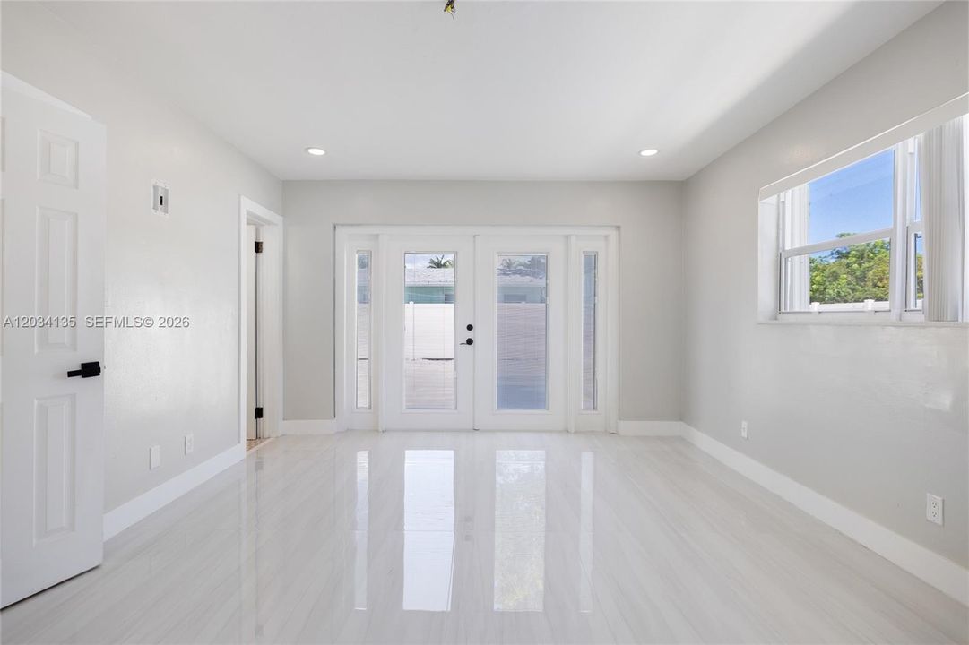 For Rent: $4,800 (3 beds, 3 baths, 1744 Square Feet)