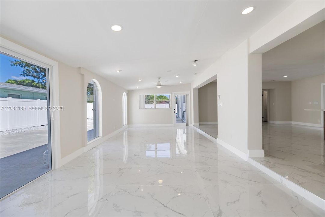 For Rent: $4,800 (3 beds, 3 baths, 1744 Square Feet)