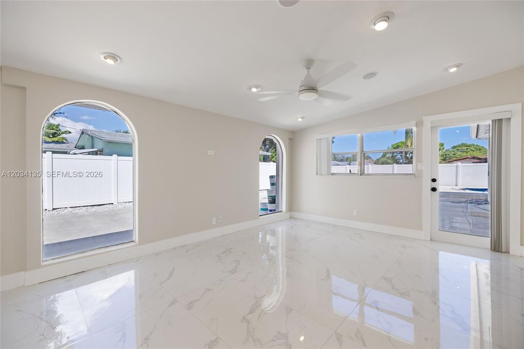 For Rent: $4,800 (3 beds, 3 baths, 1744 Square Feet)