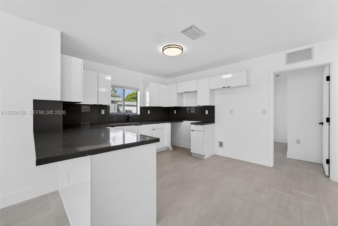 For Sale: $795,000 (0 beds, 0 baths, 1184 Square Feet)