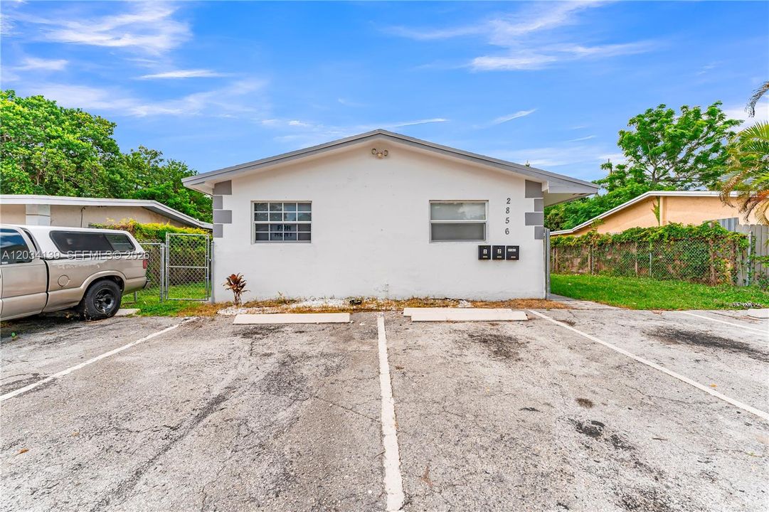 For Rent: $2,800 (3 beds, 2 baths, 1440 Square Feet)