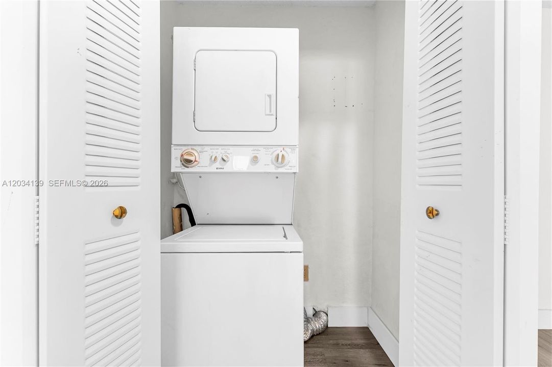For Rent: $2,800 (3 beds, 2 baths, 1440 Square Feet)