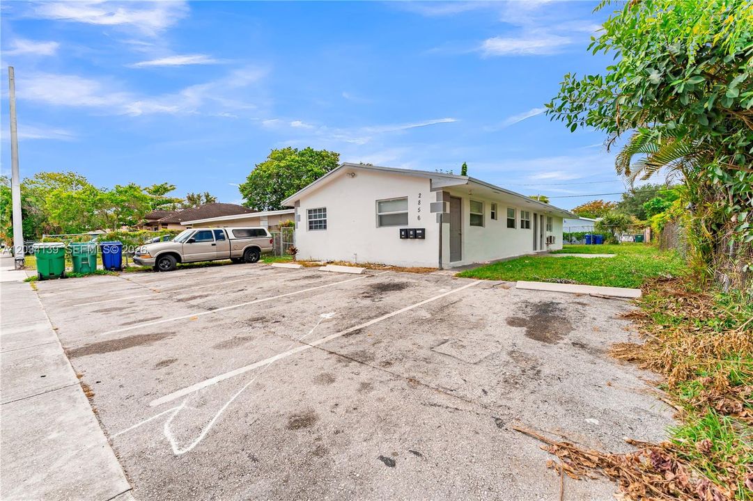 For Rent: $2,800 (3 beds, 2 baths, 1440 Square Feet)