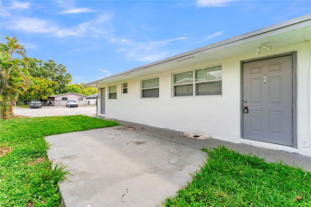 For Rent: $2,800 (3 beds, 2 baths, 1440 Square Feet)
