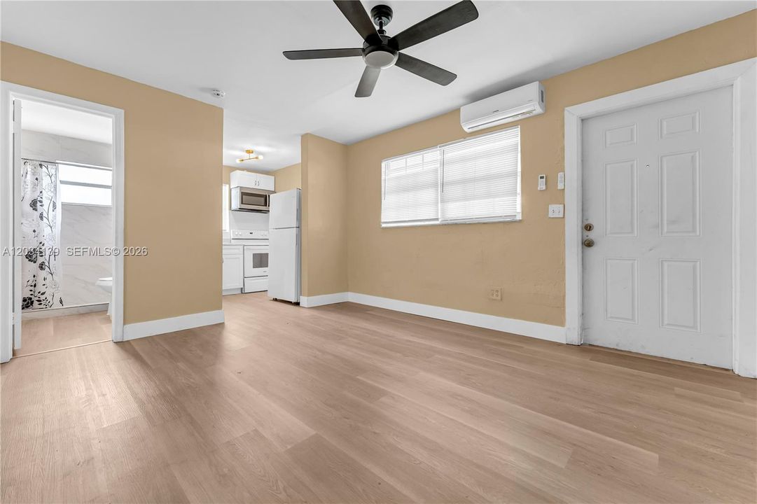 For Rent: $2,800 (3 beds, 2 baths, 1440 Square Feet)