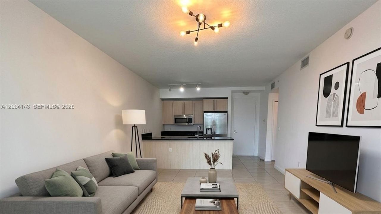For Sale: $440,000 (1 beds, 1 baths, 693 Square Feet)