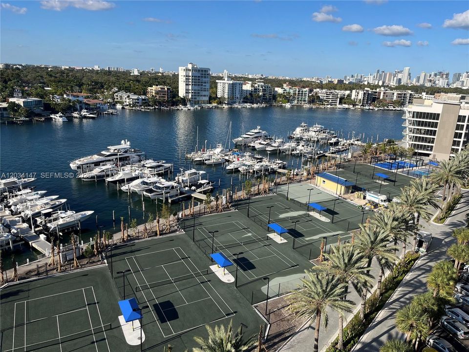 En Venta: $3,050,000 (3 camas, 2 baños, 2398 Pies cuadrados)