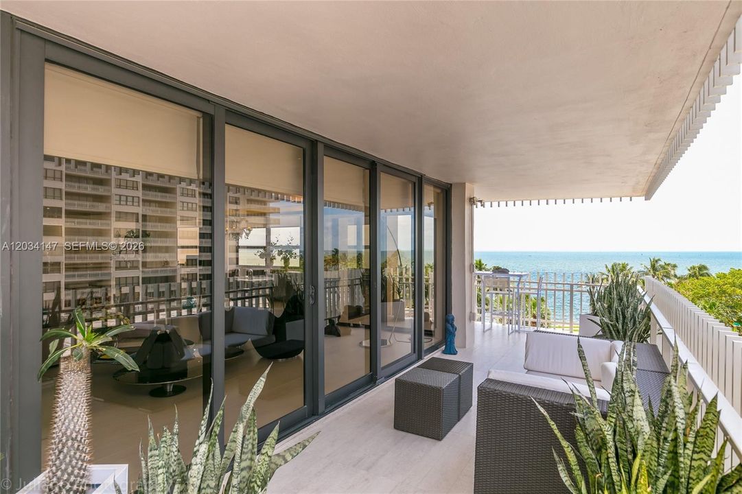 En Venta: $3,050,000 (3 camas, 2 baños, 2398 Pies cuadrados)