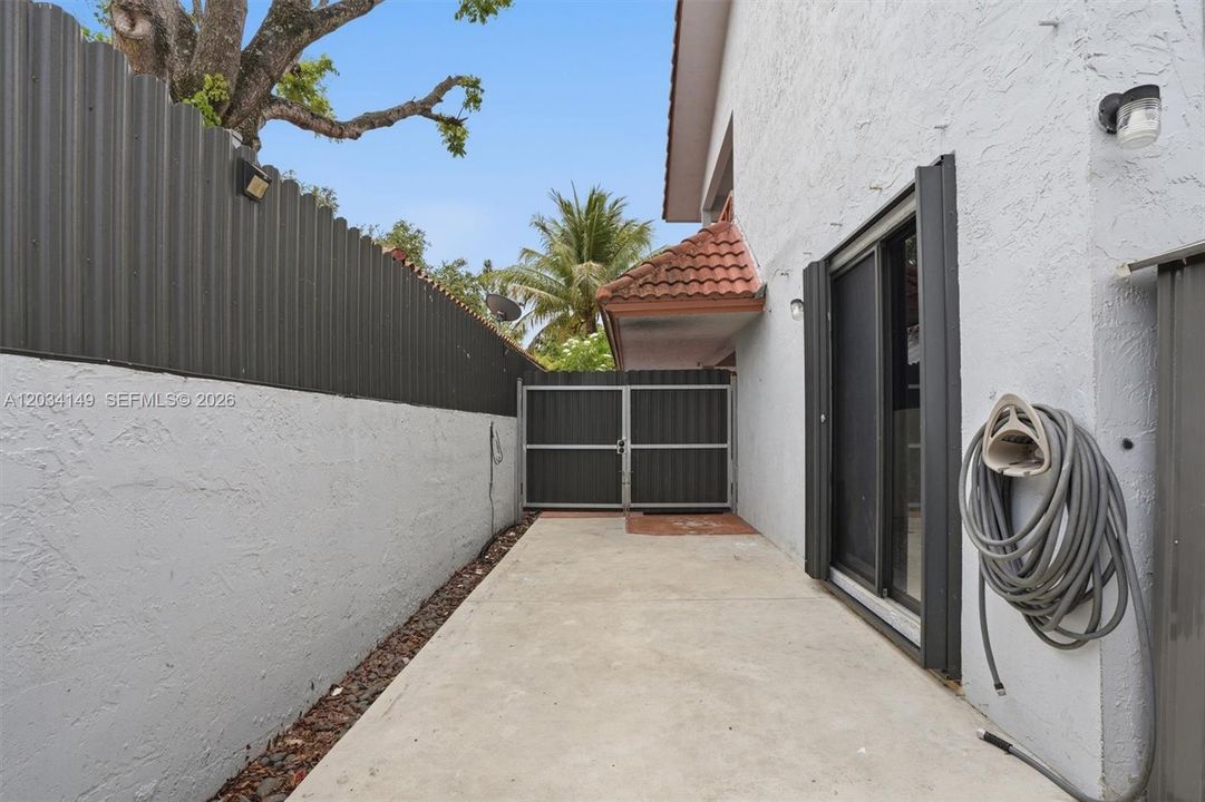 For Sale: $380,000 (3 beds, 2 baths, 1200 Square Feet)