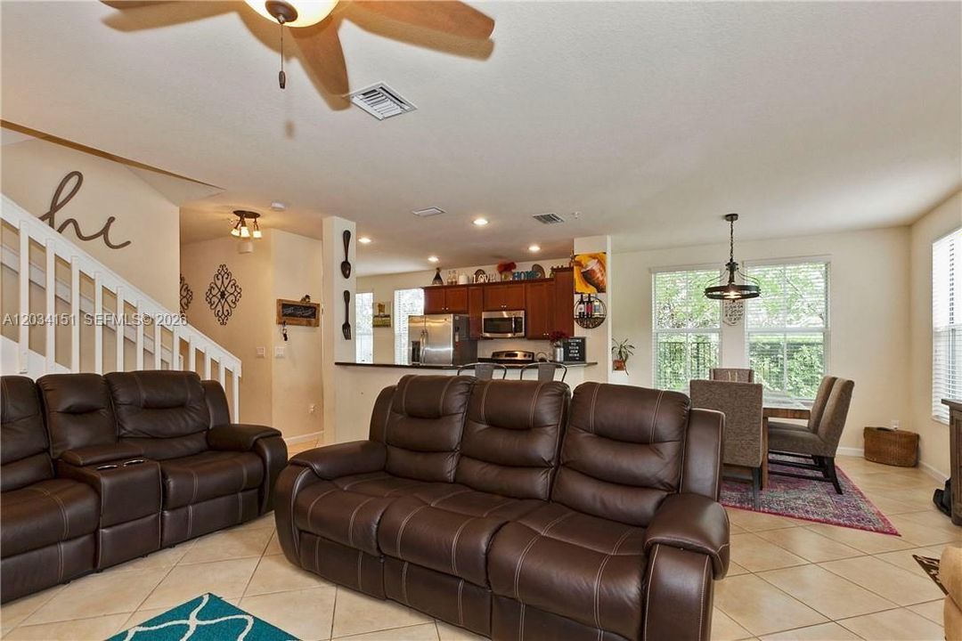 Active With Contract: $3,800 (4 beds, 3 baths, 2132 Square Feet)
