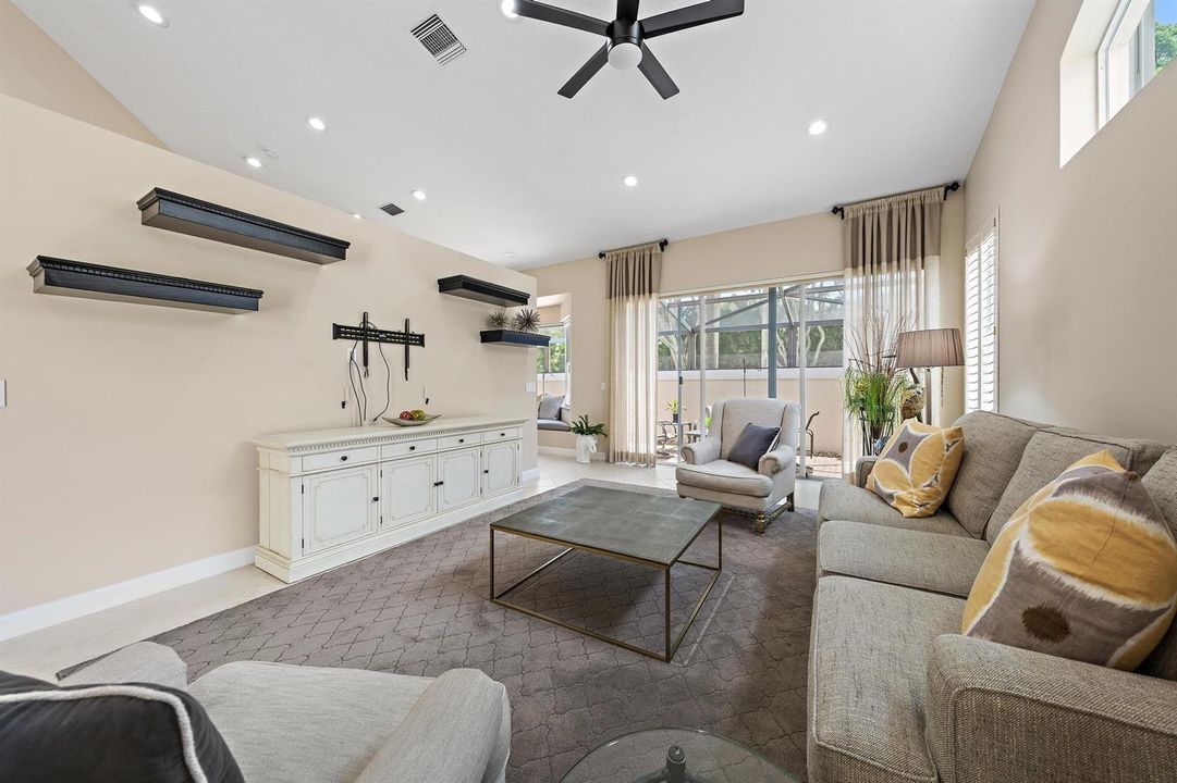 8164 Sandpiper Way