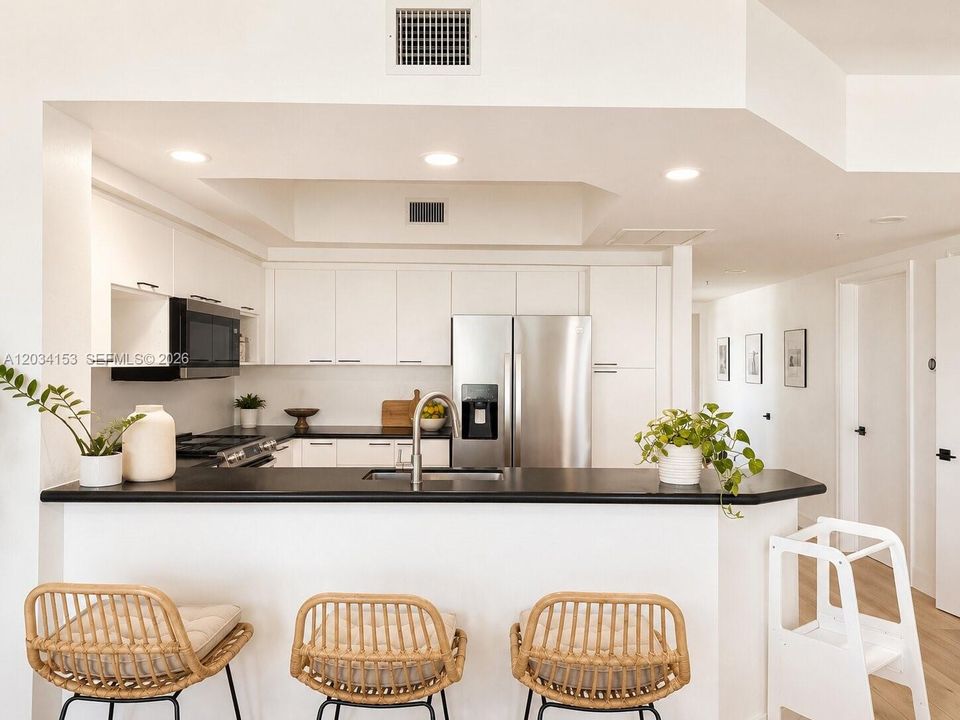 For Rent: $4,200 (3 beds, 3 baths, 1822 Square Feet)