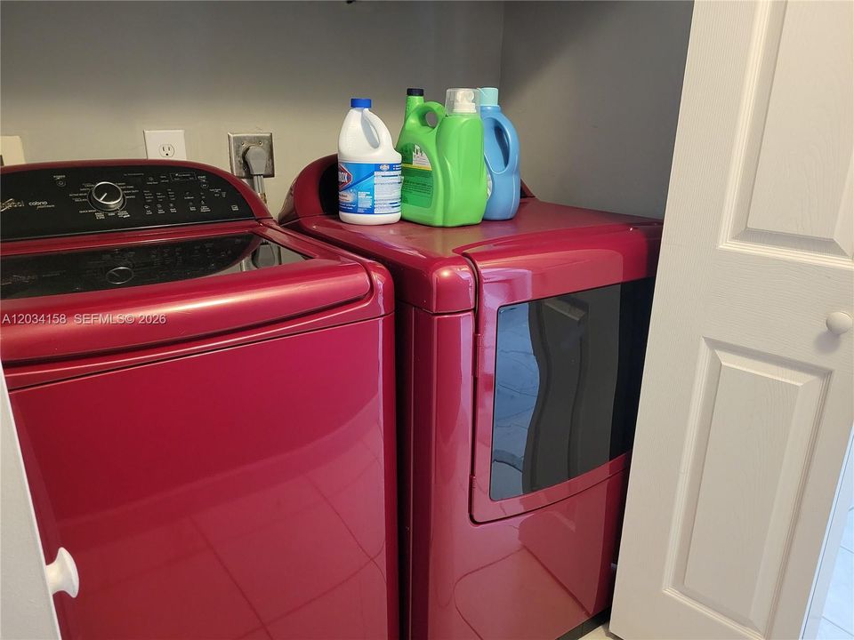 For Rent: $3,500 (3 beds, 2 baths, 1159 Square Feet)