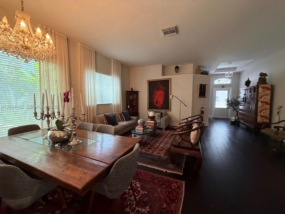 En Renta: $5,500 (4 camas, 2 baños, 2138 Pies cuadrados)
