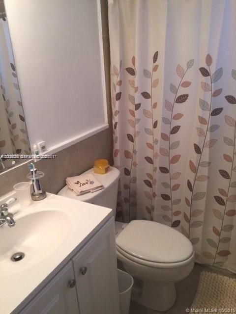 For Sale: $149,500 (1 beds, 1 baths, 610 Square Feet)