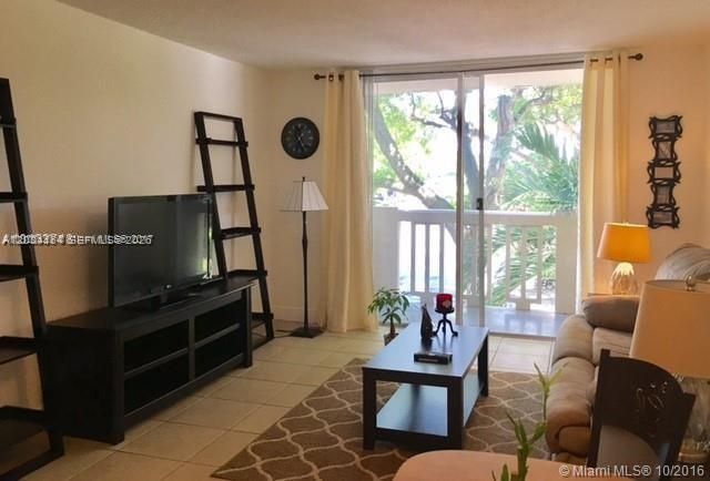 For Sale: $149,500 (1 beds, 1 baths, 610 Square Feet)