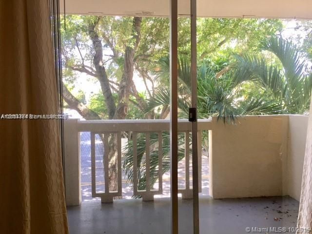 For Sale: $149,500 (1 beds, 1 baths, 610 Square Feet)