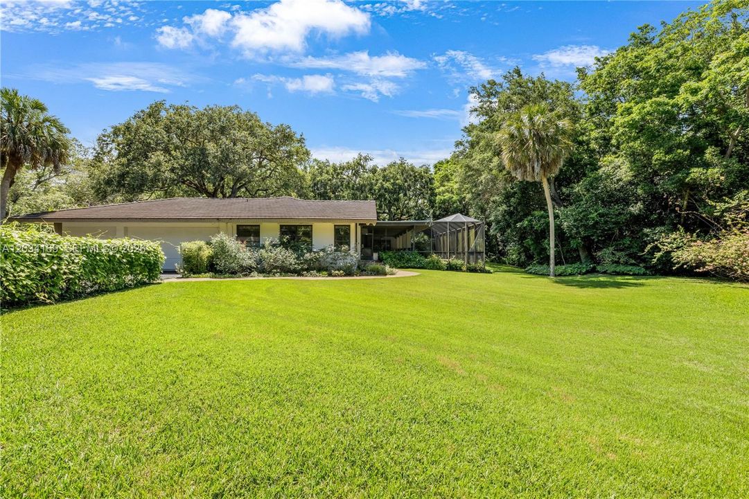 For Sale: $9,900,000 (4 beds, 3 baths, 3432 Square Feet)
