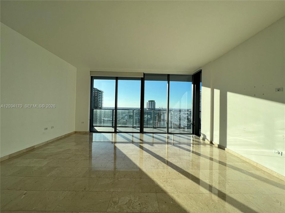 For Rent: $4,500 (1 beds, 1 baths, 976 Square Feet)