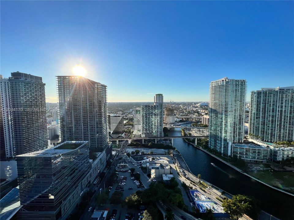 For Rent: $4,500 (1 beds, 1 baths, 976 Square Feet)