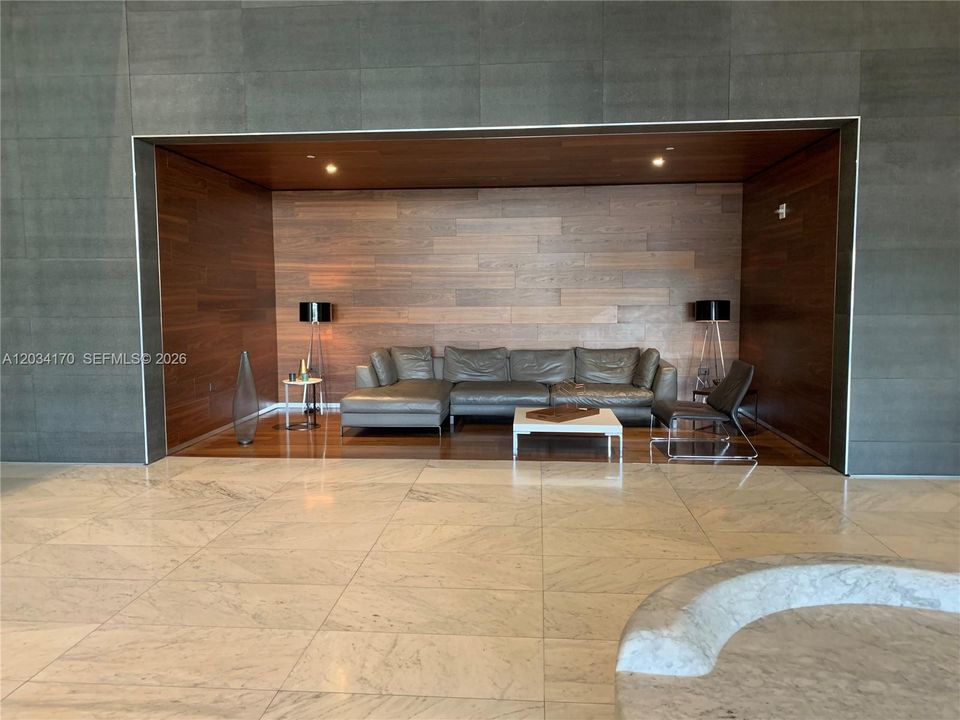 For Rent: $4,500 (1 beds, 1 baths, 976 Square Feet)