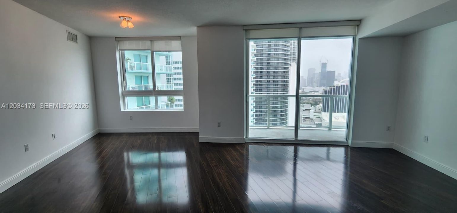 For Rent: $2,850 (1 beds, 1 baths, 799 Square Feet)