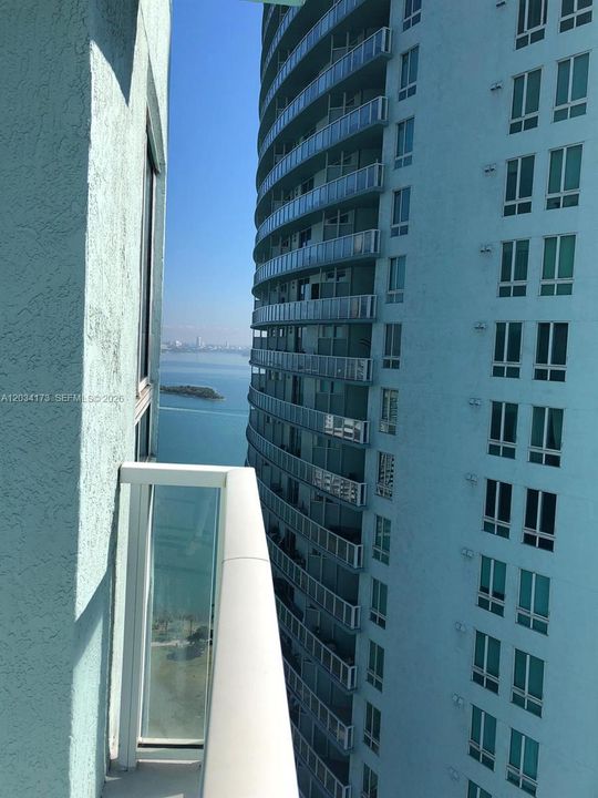 For Rent: $2,850 (1 beds, 1 baths, 799 Square Feet)