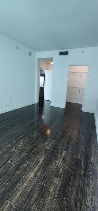 For Rent: $2,850 (1 beds, 1 baths, 799 Square Feet)