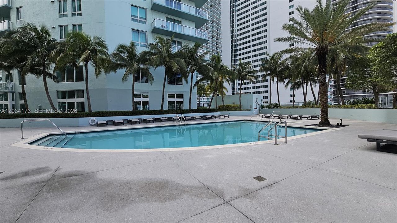 For Rent: $2,850 (1 beds, 1 baths, 799 Square Feet)