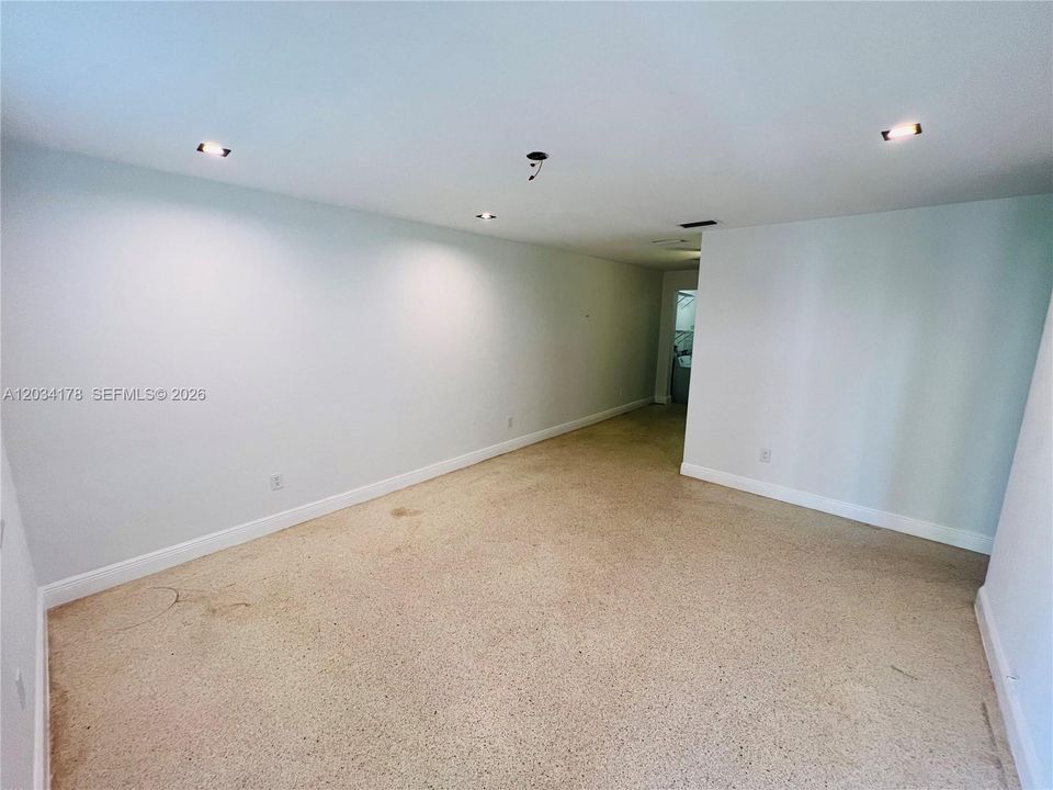 For Rent: $2,700 (2 beds, 1 baths, 1680 Square Feet)