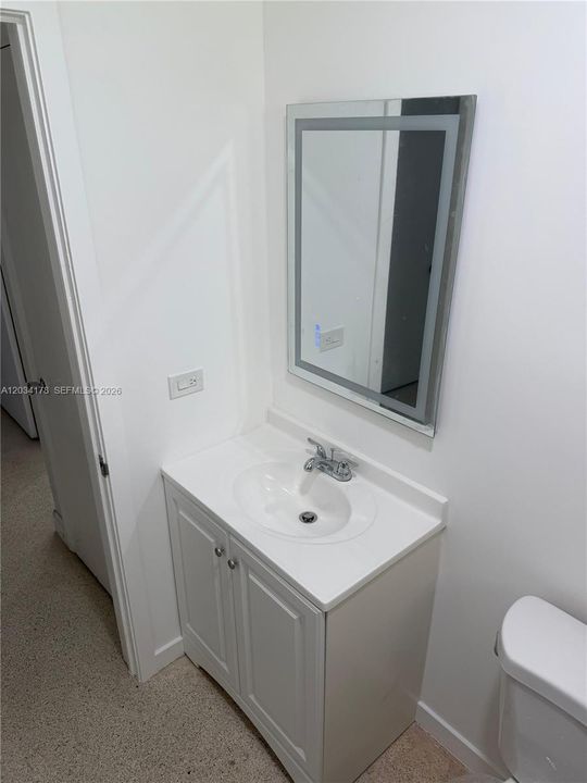 For Rent: $2,700 (2 beds, 1 baths, 1680 Square Feet)