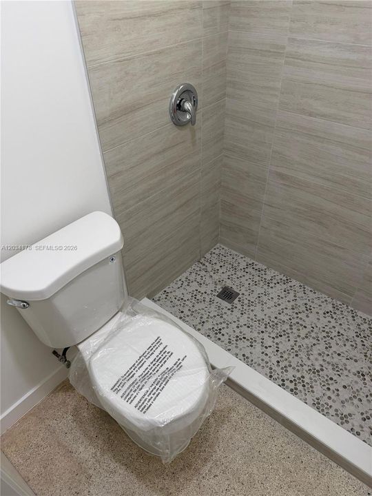 For Rent: $2,700 (2 beds, 1 baths, 1680 Square Feet)