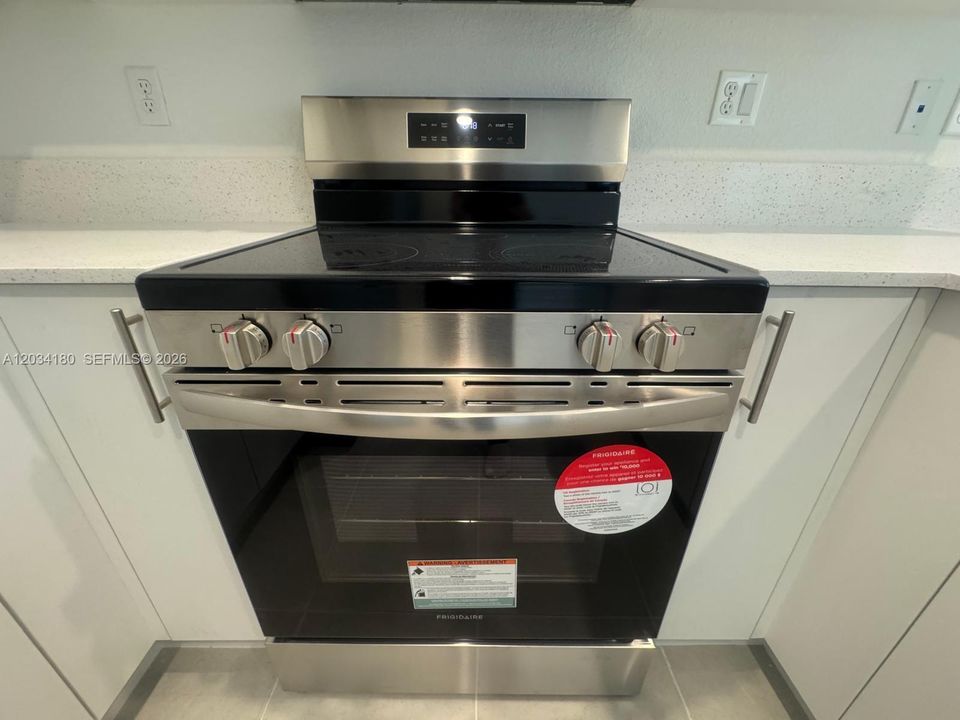 В аренду: $3,100 (4 спален, 3 ванн, 1790 Квадратных фут)