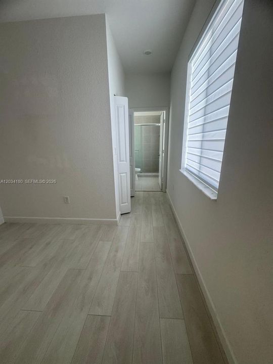 В аренду: $3,100 (4 спален, 3 ванн, 1790 Квадратных фут)