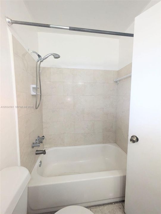 For Rent: $1,700 (1 beds, 1 baths, 800 Square Feet)