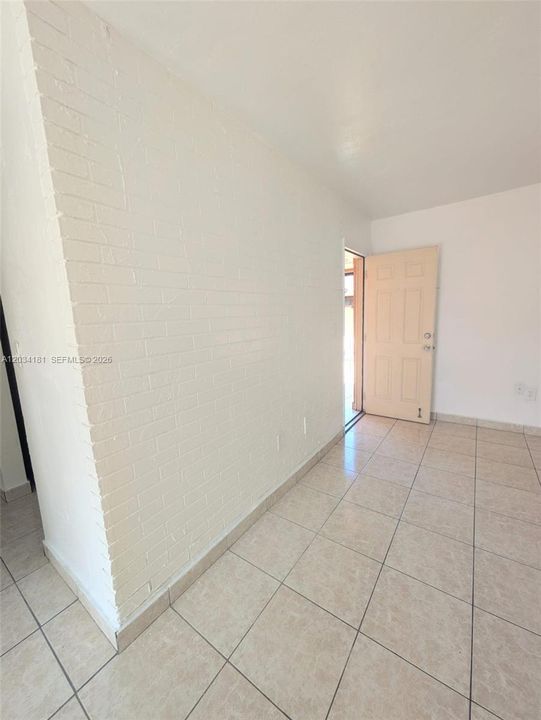 For Rent: $1,700 (1 beds, 1 baths, 800 Square Feet)