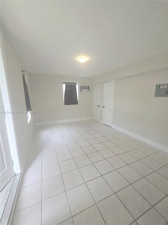 For Rent: $1,400 (0 beds, 1 baths, 400 Square Feet)